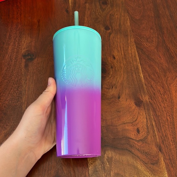 Starbucks cup!